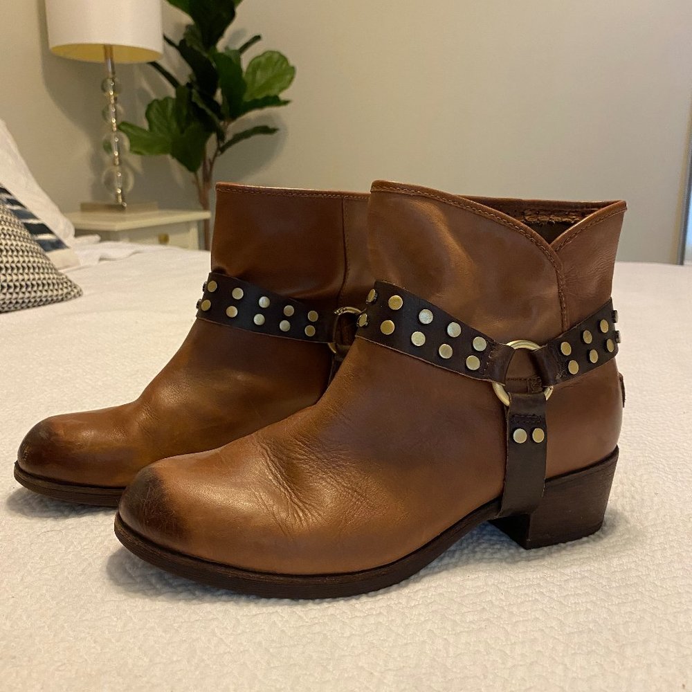 Ugg Leather Boots - Removable Leather Strap